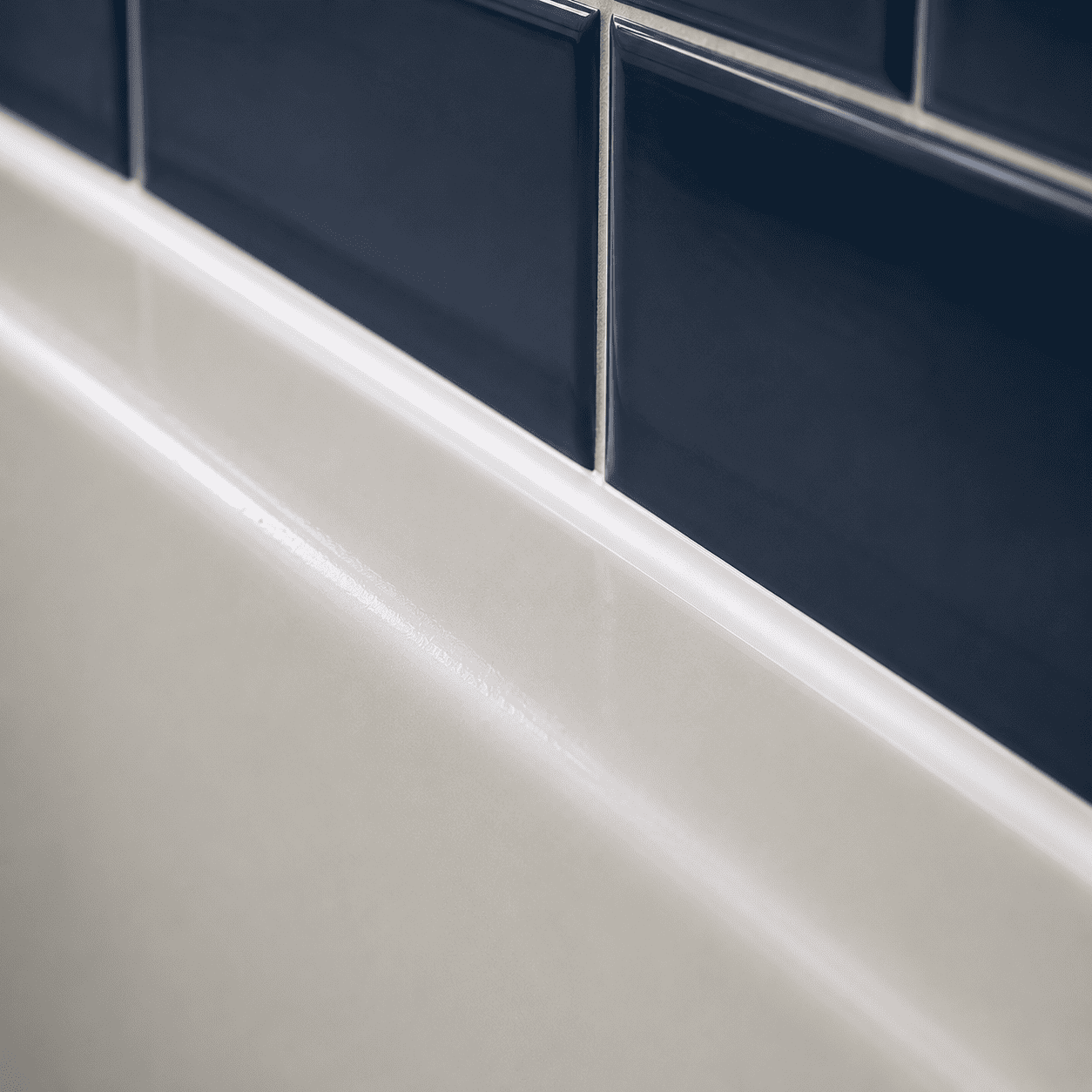 Bathroom caulking — sealed bathtub and shower joints in Toronto